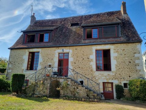 Secteur de ST CALAIS, dans un petit village accueillant avec commerces et écoles primaires, nous avons le privilège de vous présenter cet ancien presbytère construit au 16ème siècle…. Vous aimez l’histoire ? vous y retrouverez encore de nombreux élém...