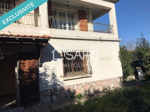 Architect's Villa On the ground floor; a spacious entrance, a large kitchen, a dining room overlooking the garden and a living room of 45m² with marble floor, a large toilet and various hallways. Possibility of an independent accommodation with its w...