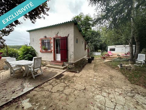 Maisonnette sur 2.100 m2 de terrain clos considérée comme terrain de loisirs avec construction existante. Le bonus ??? Un terrain supplémentaire de 1.200 m2 en bord de Vienne ? (juste la route à traverser pour s'y rendre) La construction comporte une...