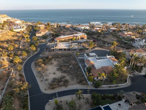 Lot 313 in Las Residencias, Punta Ballena, ist ein 1.216 Quadratmeter großes Grundstück an einer Ecke und am höchsten Punkt des Blocks, das Meerblick garantiert. Dieses Grundstück ist ideal für den einfachen Bau Ihrer Traumresidenz, egal ob es sich u...