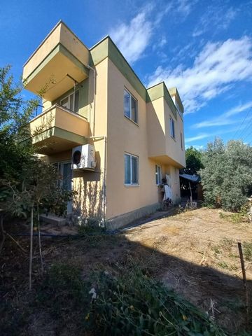 Triplex Villa For Sale in Antalya Finike There are olive, pomegranate, avocado trees in its garden. It has its own parking lot. There is a cabin that can be used as a small storage room or a winter room. It is 200 meters from Fininike Beach, 10 to Fi...