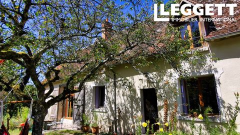 A31899NBO41 - This character property with 3/4-beds plus small guest accommodation has plenty of potential. In a quiet hamlet just 4km from the centre of Selles sur Cher, the canal de Berry passes at the bottom of the garden. There's a cycle path tha...