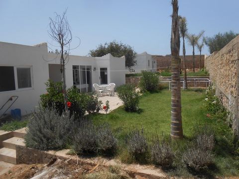 For sale well-kept 800 m2 plot with a lot of expansion potential, built with 2 modern white bungalows, partially furnished, the larger approx. 86 m2, the smaller approx. 38 m2. Both houses have a Moroccan touch and 2 fully furnished salons in Morocca...