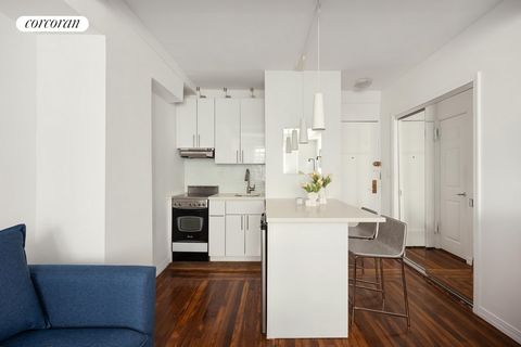 TURNKEY PIED-A-TERRE PERFECTION Residence 1806 is a tastefully renovated, high floor studio at Windsor Tower. The renovated full kitchen features a custom island with barstool seating, granite countertops, glass tile backsplash, sleek white cabinetry...