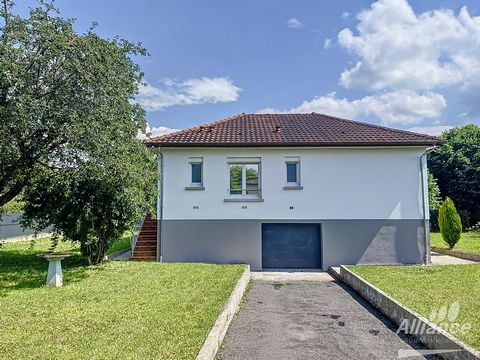 Entdecken Sie dieses komplett renovierte Haus, das sich in einer sehr beliebten Gegend von Seloncourt befindet. Sie werden von seinem hellen Wohnzimmer von 26 m2, seiner modernen offenen Küche sowie seinen zwei Schlafzimmern und seinem Büro verführt ...