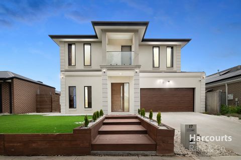 This stunning 5-bedroom home on approximately 480sqm offers an exceptional family lifestyle with its spacious layout, premium finishes, and prime Mandalay location. Designed for comfort and entertainment, this residence seamlessly blends private retr...