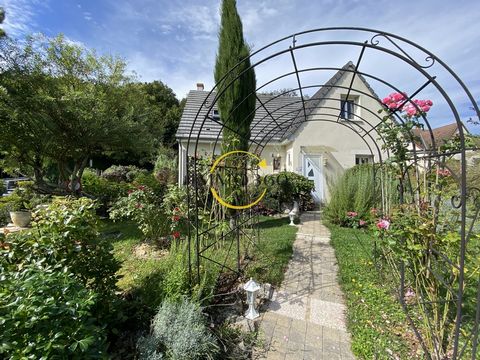 IMMO360vous propose cette maison dans un village à 20mn de Vendome,5 mn de Cloyes sur le Loir, et 15 mn de Chateaudun. Coup de coeur assuré , pour celle maison en parfait état, avec un jardin magnifique, et entierement cloturé. Au rez-de-chaussée, en...