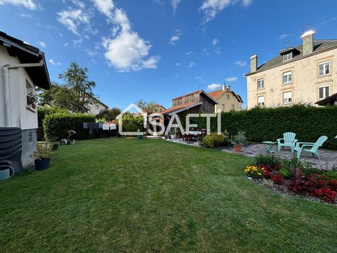 Cet appartement de 84 m² bénéficie d'un emplacement privilégié alliant tranquillité et proximité des commodités. Idéalement niché au 3ème et dernier étage d'une petite copropriété bien entretenue, il offre un cadre de vie recherché proche des écoles....