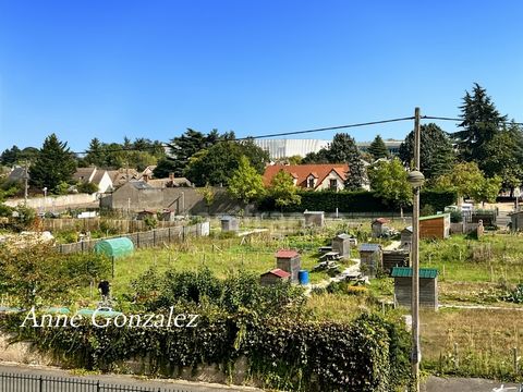 OLIVET centre, au deuxième étage avec ascenseur d'une résidence sécurisée à vendre bel appartement T4 très lumineux, balcon sans vis à vis à la vue dégagée et une cave