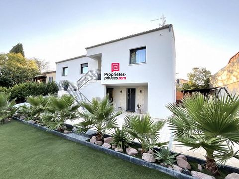 Villa de 187 m² avec piscine à Draguignan Située dans un quartier calme, cette villa offre : 4 chambres, dont une de 32 m² 1 salle d'eau Une salle de sport (pouvant servir de chambre) Un espace bien-être avec sauna Une buanderie Un garage de 25 m² Un...