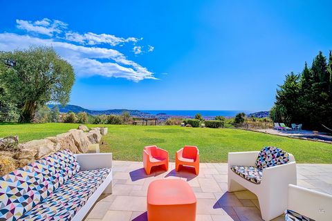 Villa Néo-Provençale avec Vue Panoramique sur tout Nice Découvrez cette somptueuse villa Néo-Provençale offrant une vue imprenable sur Nice et la Méditerranée. Nichée au coeur d'un jardin paysager de 3000 m², cette propriété exceptionnelle d'environ ...