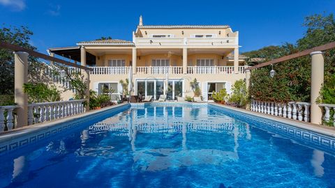 A magnificent and spacious 6 bedrooms 8 bathrooms villa for sale in a beautiful countryside setting of Santa Bárbara de Nexe with amazing views