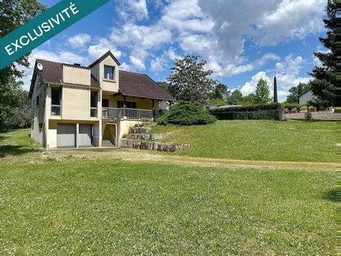Maison avec 5 chambres proche des commodités.
