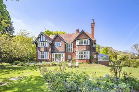 An Exquisite Edwardian Residence in the Heart of Chinley Privately nestled beyond a secluded driveway off Maynstone Road, No. 10 Lyme Park is a distinguished Edwardian masterpiece, dating back to the early 1900s. Majestically poised against the drama...