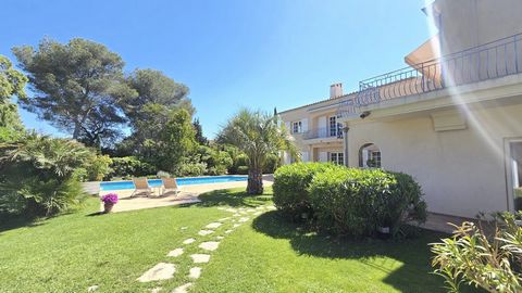 VILLA 8 PIECES AVEC PISCINE A VENDRE A SAINT RAPHAEL SECTEUR LES PLAINES