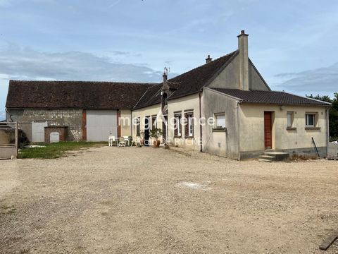 Corps de ferme avec 350 M2 de dépendance, Sur terrain de 1182 m2