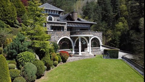 Wij presenteren u een van de meest emblematische en uitzonderlijke eigendommen in Andorra: het majestueuze Château d'Anyós.~~Met een bebouwde oppervlakte van meer dan 1.675 m² en gelegen op een groot perceel van 3.609 m², is dit indrukwekkende landgo...
