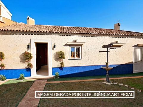 Parte das moradias que compõe a Vila Palmira Ferreira, esta moradia com dois quartos e logradouro para recuperação total pode ser o que procuras se procuras algo para renovar bem próximo do centro de Sacavém. Com planta quadrangular (quase pura), est...