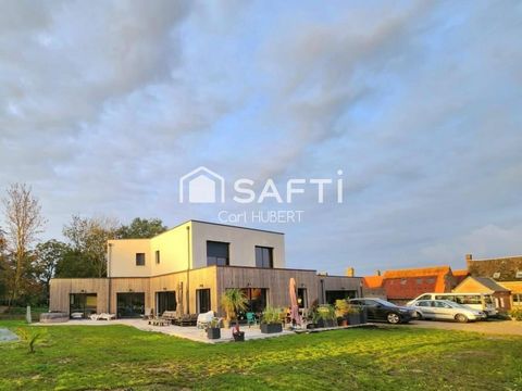 Propriété contemporaine avec piscine et belles prestations