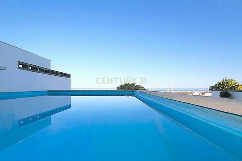 Descubra este magnífico apartamento de 346 m² en la urbanización Marina Terrasse, ubicada en el Parque das Nações y con impresionantes vistas al río Tajo, que combina lujo y confort para quienes valoran la calidad de vida. Con 3 dormitorios y 3 baños...