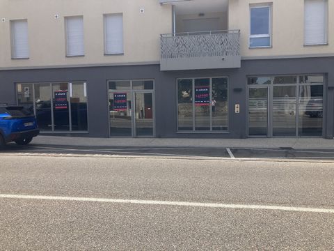 Local commercial 179 m² à Louer St Bonnet de Mure