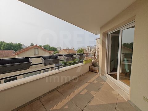 SURESNES (Liberté)   EXCLUSIVEMENT CHEZ GREEN KEY IMMO   AVEC GREEN KEY IMMO - GAGNEZ DU TEMPS - VISITE VIRTUELLE 3D DISPONIBLE !   Au deuxième étage avec ascenseur d'une résidence récente sécurisée, venez découvrir ce bel appartement de 72,50 m2 aux...