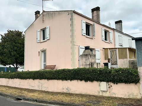 Maison centre ville Chaniers