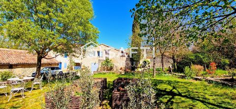 Magnifique maison en pierre rénovée avec soin avec jardin et balcon