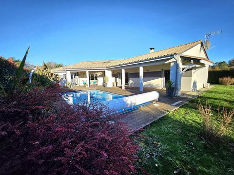 Maison contemporaine plain pied avec piscine dans un endroit calme