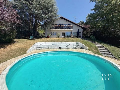 Maison à vendre 8 pièces de 237 m2 VETRAZ MONTHOUX (74)