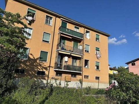 Standort | Umgebung 21016 Luino (I), Via Giovanni Carnovali 13 Regio: italienische Seite am Lago Maggiore Wohnfläche: 85 m2 Etage: 2. OG Renovatie: 2022 Zustand: sehr gut Beschrijving: ja Kosten: ca.? 80.-- Heizung: Eigen gas Parkplatz: 1 + 1 Garage ...