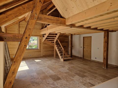 le luxe en montagne Confort ultime - Caractéristiques haut de gamme Entrez dans l’élégance alpine avec ce duplex d’exception niché au cœur des montagnes savoyarde...