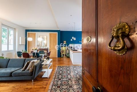 TOWN HOUSE WITH HAUSSMANNIAN CHARM - The advantages of this property: First of all, its very favorable location: Champagne au Mont d'Or, a sought-after commune in the western Lyon area, at the foot of the Monts d'Or massif. Access to the city center ...