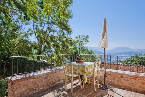 This apartment belongs to an authentic agriturismo with a saltwater pool (including hot tub) and enclosed garden. The property is located in the Furlo nature reserve. With 2 bedrooms, it is ideal for a family holiday. Acqualagna is a 15-minute drive ...