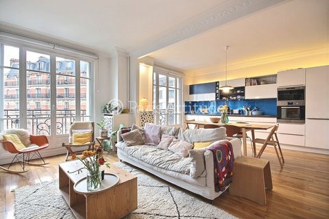 Cet appartement de 97 m², 4 pièces, est situé rue Pelleport dans le 20ème arrondissement, au 4ème étage d'un immeuble du 20ème siècle et il peut accueillir 5 personnes. Cet appartement est équipé avec : un lave linge, un lave-vaisselle, un accès inte...