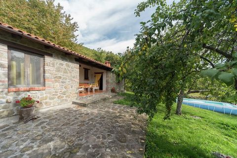 This 2-bedroom holiday home can accommodate 4 people. Ideal for families, it has a private pool, fireplace and private terrace. Surrounded by about 100 hectares of chestnut and turkey oak woodland, it offers the possibility of beautiful walks in the ...