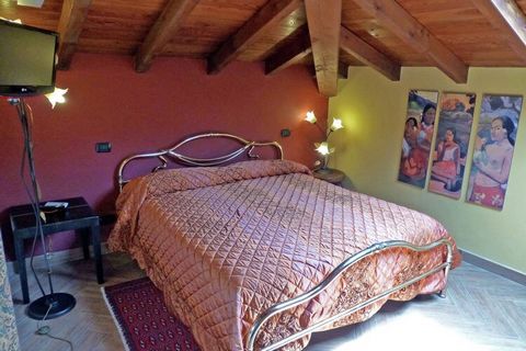 Deze exclusieve villa ligt in Pistoia in Italië. Dit huis heeft 8 slaapkamers en is geschikt voor 16 personen, ideaal voor een groot gezelschap. Dit diervriendelijke huis beschikt over een privéterras en een zwembad. Het is een perfecte bestemming vo...