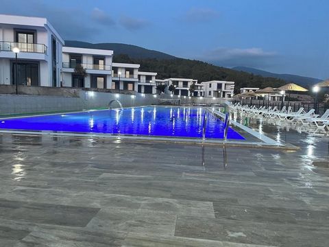 Brand new holiday property project is finished and completed and it's ready to live in. The complex is consisting with 80 units of apartments and 28 detached villas.  This development is located in Didim Akbuk, Turkey and are only 10 minutes in walki...