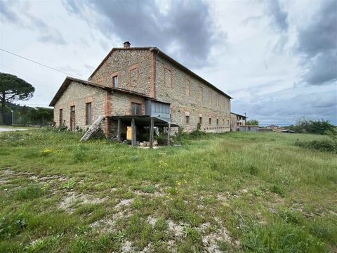 MAGIONE (PG), loc. Sant'Arcangelo: Detached stone and brick farmhouse measuring approx. 650 sqm on two levels currently used as a carpentry shop, comprising * ground floor: n. 10 rooms * first floor: 5 rooms Possibility of further development in heig...