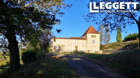 A16154 - This amazing property has the most stunning views set in the heart of the wine region. It requires some work to bring it up to date and realise its full potential. The oubuildings are tremendous for an indoor pool, business potential, storag...