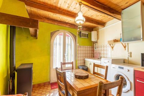 This holiday home is part (95 m²) of a 400-year-old stone house. The authentic accommodation has a lovely terrace and it is ideal for re-energising. The property comfortably accommodates a family or 2 couples. The residence is located on a very quiet...