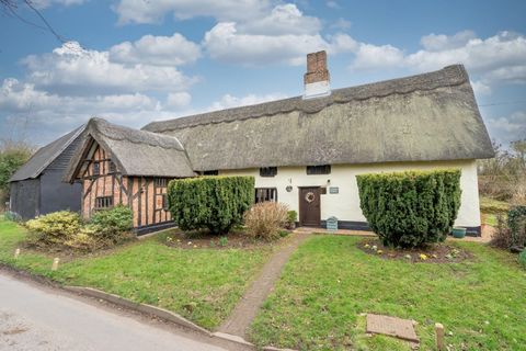 This is a house packed with history and brimming over with stories. Dating back to the 1400s, with an extension from 1510, it really is a remarkable property full of character. A pretty walled garden and tranquil position adds to its appeal, as does ...