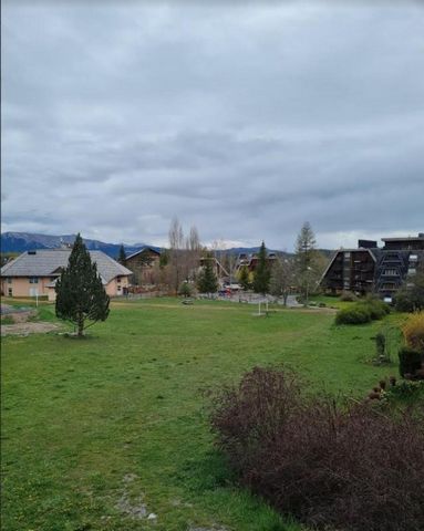 Welcome to the Résidence La Source Blanche, located at the foot of the slopes in Saint-Jean-de-Montclar, 04140. This charming, fully equipped studio, nestled in the heart of the mountains, offers stunning views of the resort. Just five minutes from t...