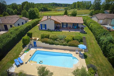 Detached bungalow in immaculate condition, overlooking the 27 hole Château Les Forges Golf club, with 3bed/2bath accommodation, heated pool and surrounding gardens of 3/4 of an acre. Perfect permanent home, for holidays or as a holiday rental. The pr...