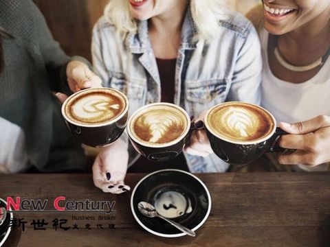 CAFE & TAKEAWAY --MOORABBIN-- #7511722 Coffee takeaway * LOCATED IN A BUSY LOCATION IN MOORABBIN * The shop is spacious, with an area of 160 square meters and 40 seats * $10,000 per week * Low weekly rent of $765, long term lease for 7 years * Open o...