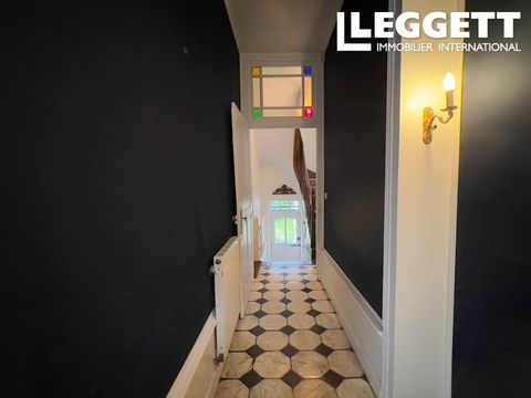 A25234GVC49 - A rare opportunity to own a fully restored, stunning 1900 century home, in the heart of historic Saumur. Containing many of it's orginal features, garden, spacious accommodation, garage and beautiful views over the rooftops of the town,...