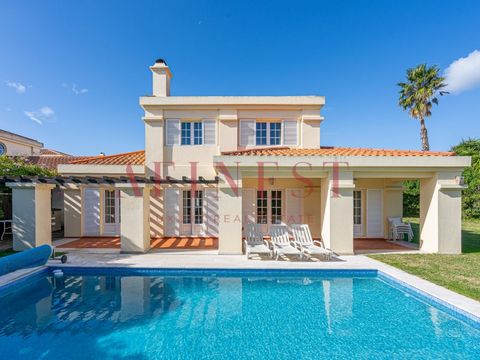 ARE YOU LOOKING FOR A REFURBISHED 3 BEDROOM VILLA WITH POOL AND GARDEN, IN QUINTA DA BELOURA? Look no further. Found! Recently refurbished villa with 202m2 of area on a plot of land of 437m2 On floor 0 you have: Fully equipped kitchen 14m2 and with a...