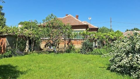 Furnished renovated house made of stone and brick with replaced windows, repaired roof and ceilings and a yard of 1900 sq.m in the village of Chernitsa, an hour away from Burgas and the sea. The house consists of a glazed entrance hall, a corridor an...