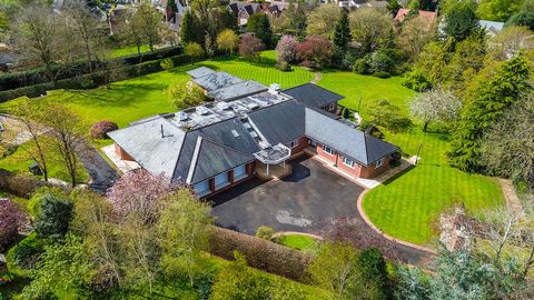 An extremely rare opportunity to acquire one of the most stunning properties in Kenilworth, one of Warwickshire’s most desirable towns. This beautiful home offers 11,494 sq. ft. of living accommodation mainly set across the ground floor, and occupyin...