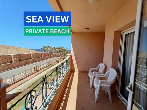 Presentando in vendita un lussuoso appartamento con 2 camere da letto arredato con un bagno e un ulteriore WC / guardaroba. Beneficiando di un ampio balcone che gode di una vista sul sud-est, questa struttura si trova sul Sunset Pearl Resort a Sahl H...